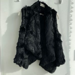 Alice & Olivia Black Size Small (S) Fur Sleeveless Vest